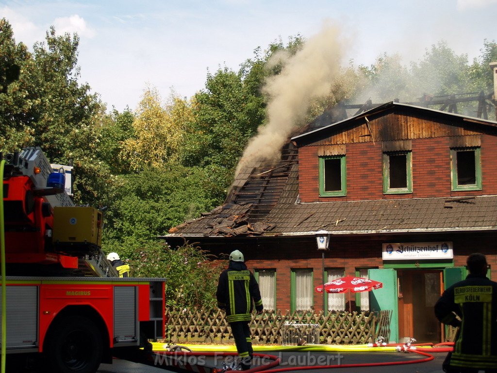 Brand Schuetzenhof Neusser Landstr P5795.JPG